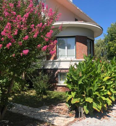 Labouheyre House | Maison Art Deco-5 suites, piscine, clim, parking