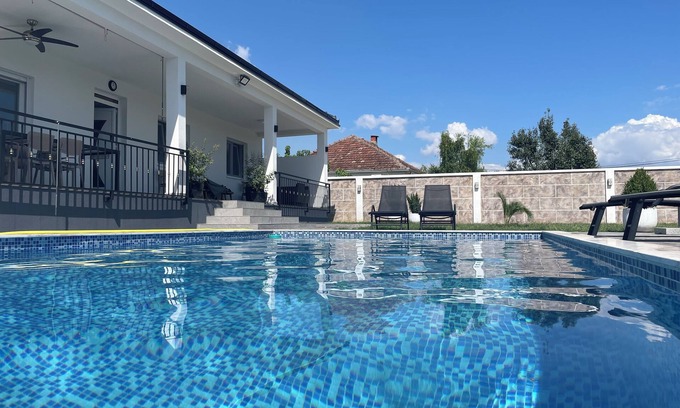 Golubovci Villa | Maison au Coeur du Montenegro