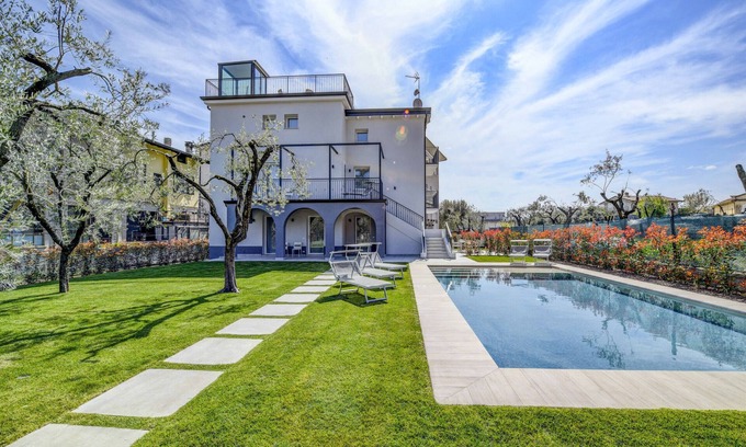 Toscolano Maderno Apartment | Maison Bellini: near to the beach and with pool