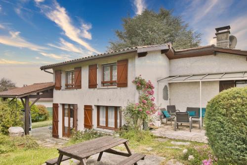La Roche-Chalais House | Maison Calme Dans Un Beau Jardin