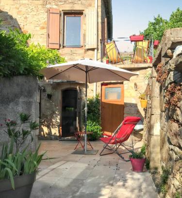 Saint-Privat House | Maison chaleureuse à Saint-Privat, 80 m² avec cour.