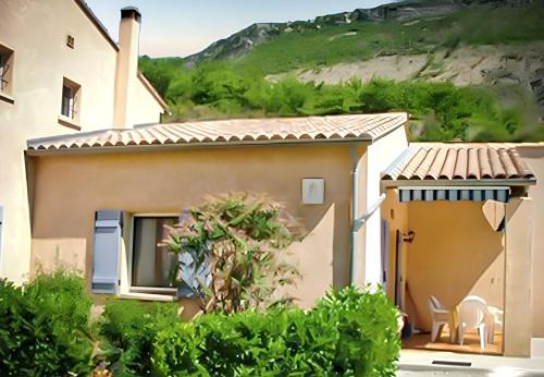 La Roche-sur-le-Buis House | Maison confortable à La Roche-sur-le-Buis avec piscine partagée
