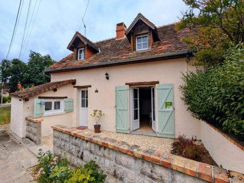 Mezieres-en-Brenne House | Maison confortable avec jardin clos, wifi et parking, idéale pour se ressourcer en pleine nature - FR-1-591-612