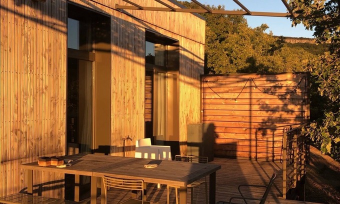 Pont-de-Barret House | Maison Contemporaine en Bois sur Pilotis, vue Incroyable