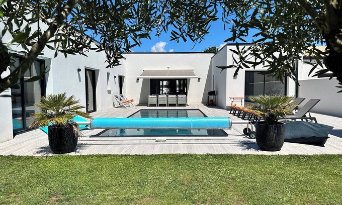 Thaire Villa | Maison Contemporaine Proche Plage