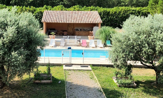 Brunet House | Maison D'été Avec Piscine au Coeur des Lavandes