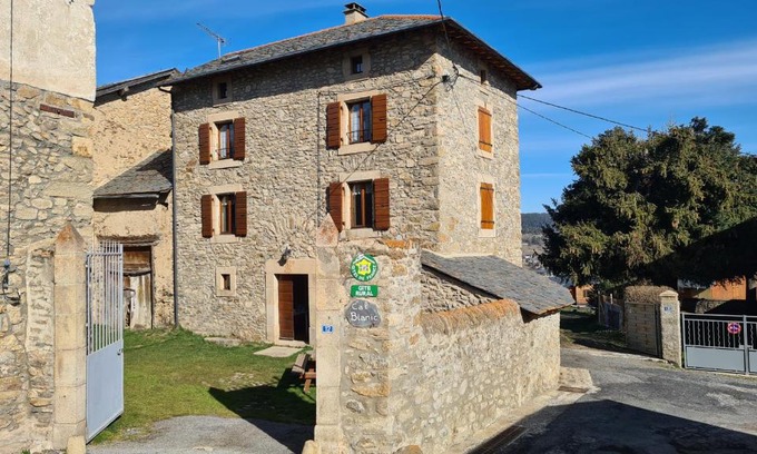 Saint-Pierre-dels-Forcats House | Maison de caractère en Pierre Cal Blanic