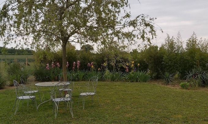 Saint-Germain House | Maison de 80m2 Avec Jardin