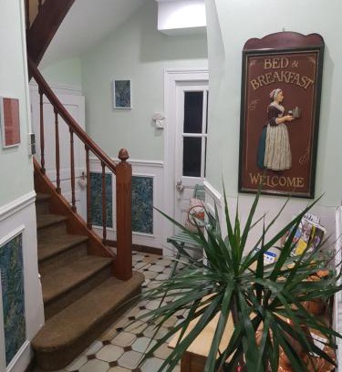 Villedieu-les-Poeles House | Maison de Berry Bed & Breakfast