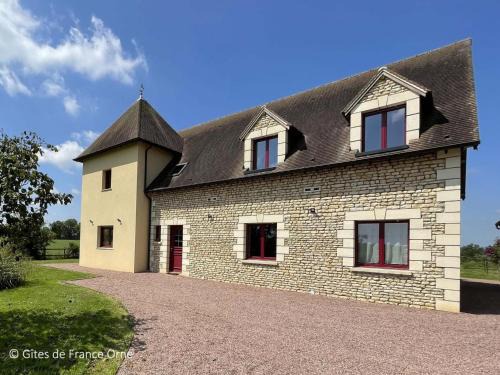 Les Ventes-de-Bourse House | Maison de campagne avec spa, jardin clos, jeux pour enfants et chemin de randonnée à proximité - FR-1-497-211
