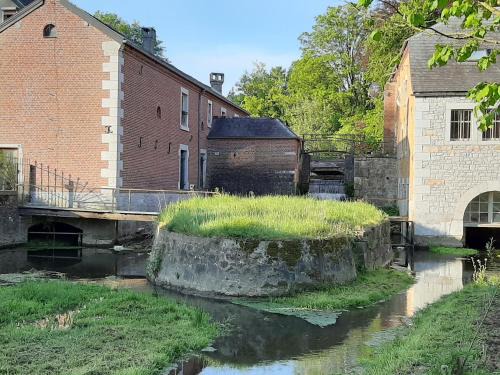 Bousignies-sur-Roc House | Maison de campagne en pierre bleue-WIFI et parking