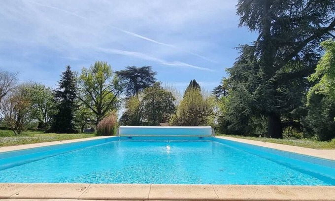 Valence House | Maison de Campagne Avec Accès et Jardin Indépendants. Agréable et Confortable