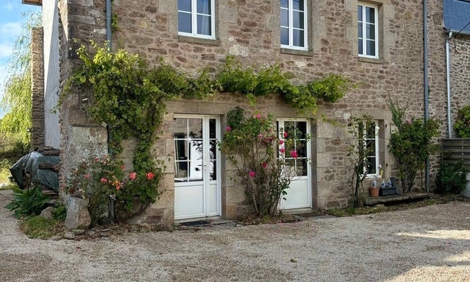 Lancieux Villa | Maison de Caractère Dans Hameau au Calme !