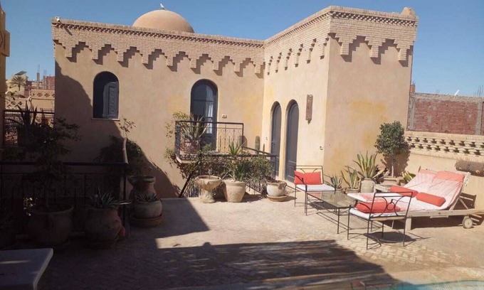 Tozeur House | Maison de Charme, Piscine , Pergola, vue Panoramique sur les Minarets