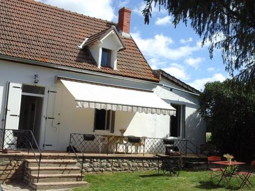 Taxat-Senat House | Maison de ferme rénovée avec terrasse, jardin et équipements modernes à Taxat-Senat - FR-1-489-363