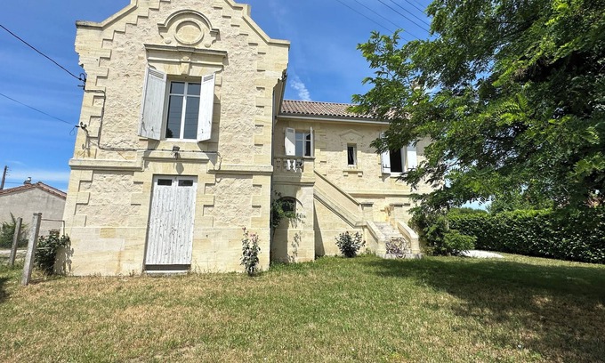 Saint-Andre-de-Cubzac House | Maison de Caractère Tout Confort à 5 Minutes de la Gare