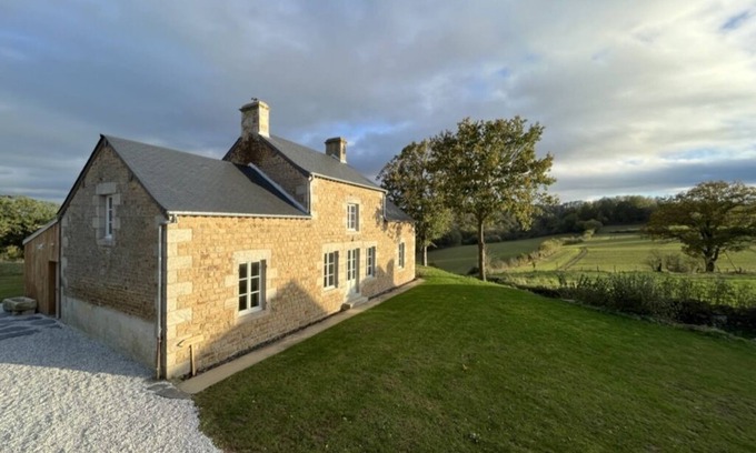 Mont des Avaloirs House | Maison de Campagne en Pleine Nature, Idéale Pour les Familles