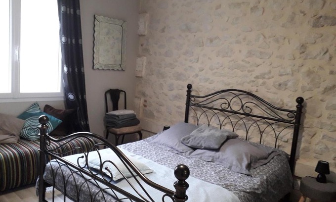Tombeboeuf Apartment | Maison de la Gare