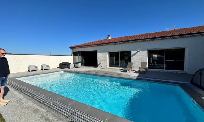 Preaux Villa | Maison DE Vacances Contemporaine