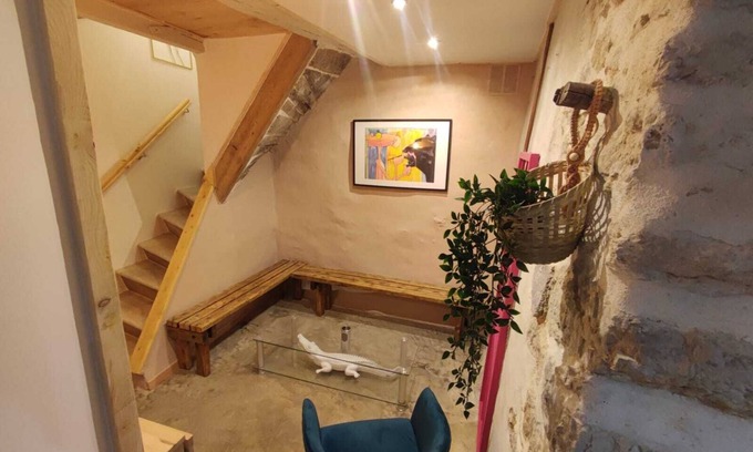 La Roquebrussanne Apartment | Maison de Village Cosy 1 à 4 Personnes