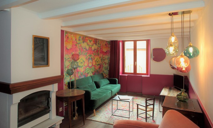 Nantua House | Maison de Ville " Aux Saveurs D'enfance "