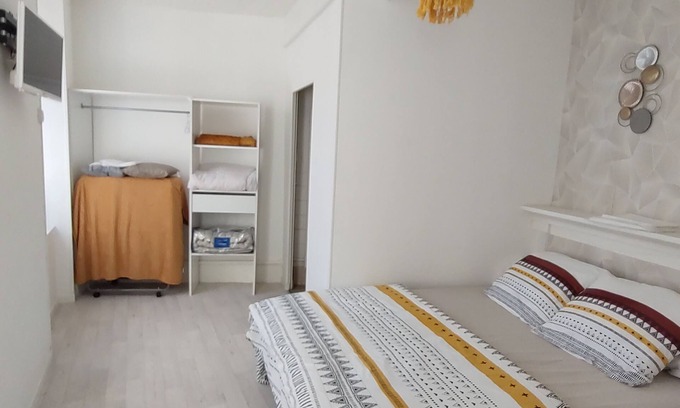 Lormes Apartment | Maison de Ville Chez iza