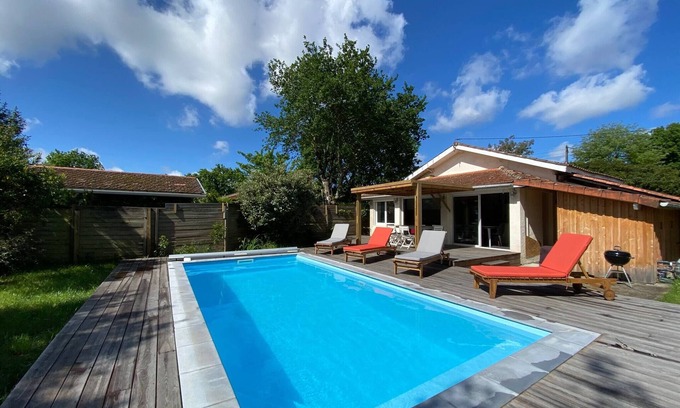 Andernos-les-Bains House | Maison Des Lauriers à Andernos with heated pool