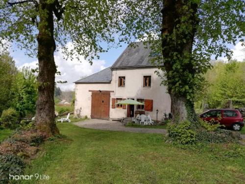 Saint-Brisson House | maison entiere le Lavoir