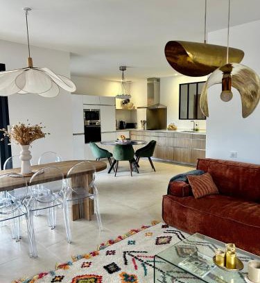 Saint-Martin-de-Hinx Villa | Maison familiale neuve avec piscine.