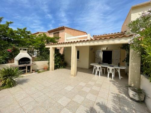 Saint-Pierre-la-Mer Villa | Maison familiale à 100m de la Plage 8ARGO83