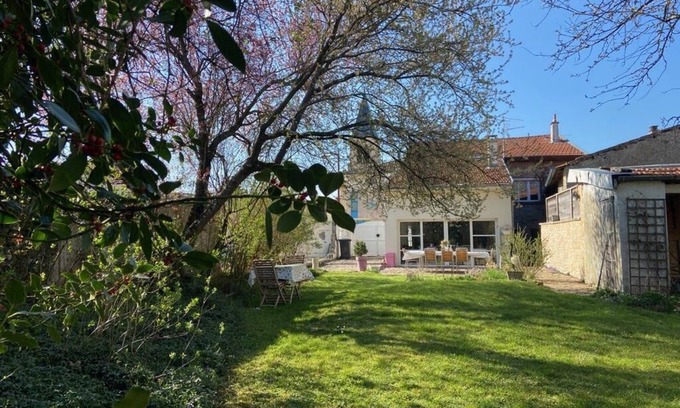 Velaine-en-Haye House | Maison Familiale Avec un Grand Jardin
