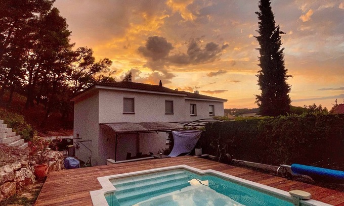Biver House | Maison Familiale Avec Piscine