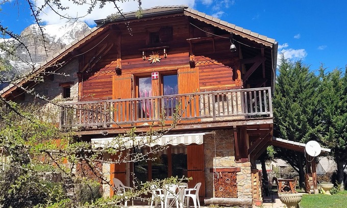 Chateauroux-les-Alpes Villa | Maison Individuelle Dans Lotissement Calme. Pour 5 Personnes 3 Chambres 110m