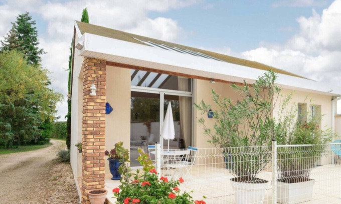 Gannat Villa | Maison indépendante dans propriété avec piscine.