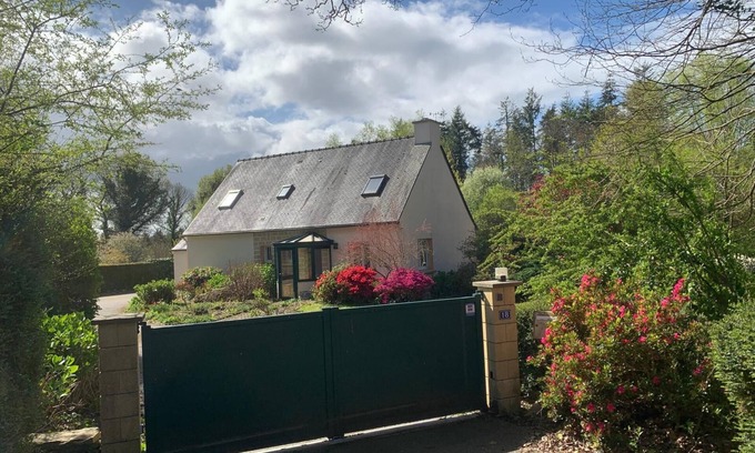 Le Faouet House | Maison Individuelle sur Terrain de 3000m2 à L'orée D'un Bois