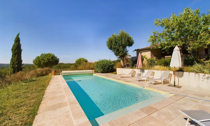 Castelnau-de-Montmiral House | Maison Littré - Quiet location between vineyards and forest - Heated swimming pool - 5 bedrooms