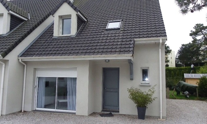 Cucq House | Maison Mitoyenne Avec Jardinet, 3 Chambres, 1 Salle de Bain ,2 Salles D'eau