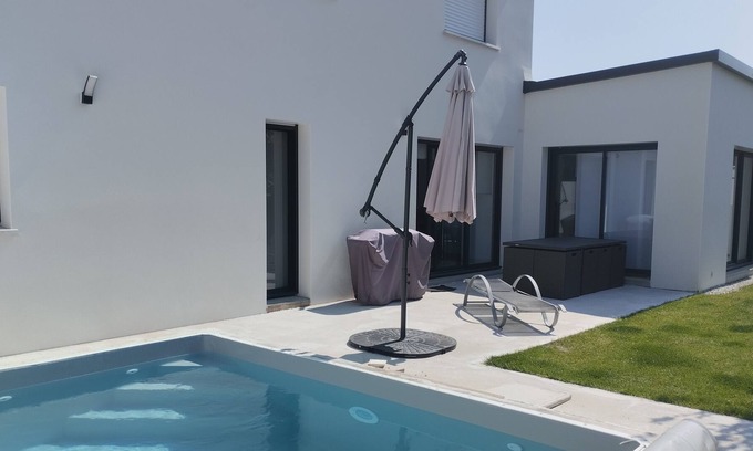 Plescop House | Maison Neuve Avec Piscine
