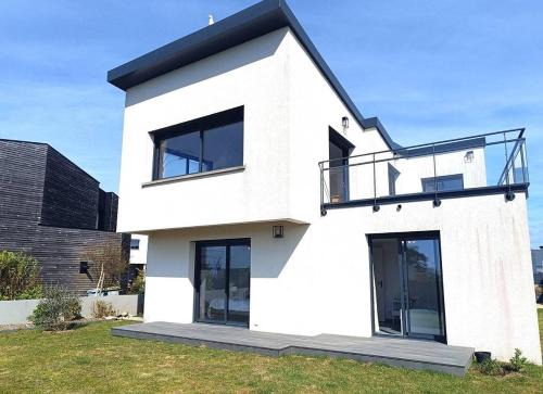 Pleumeur-Bodou Villa | Maison neuve Vue Mer 4 étoiles avec SAUNA à 150m de la plage à PLEUMEUR-BODOU - Ref 242