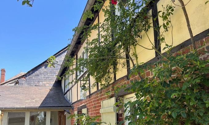 Fleury-la-Foret House | Maison Normande avec piscine extrieure Chauffée