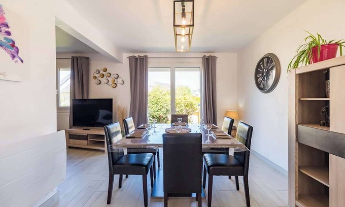 Plouagat House | Maison pour 6 avec jardin, proche de la mer
