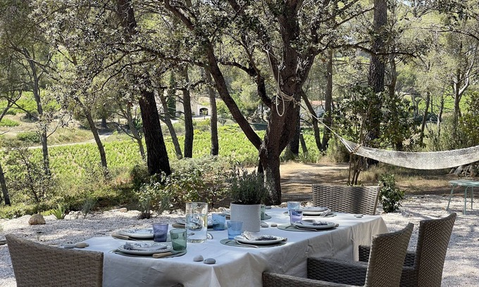 Saint-Cyr-sur-Mer Villa | Maison Provençale sur 9000m2 - Site Naturel Protégé - Calanques et Plages à 5min