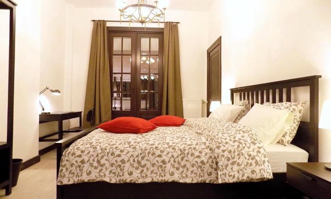 Gosselies Apartment | Maison Roosevelt - Charleroi Airport - Ideal Families