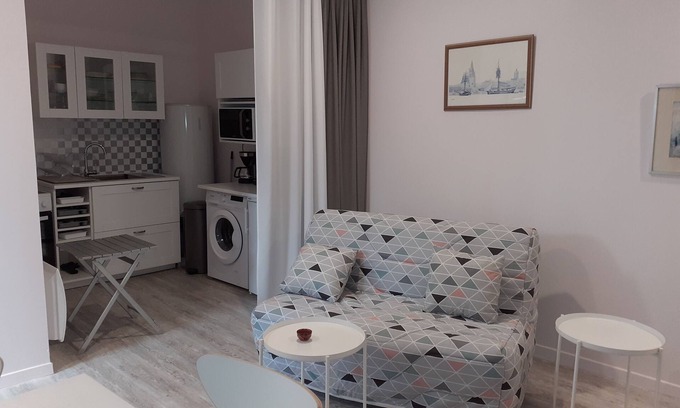 Alet-les-Bains House | "Maison Rose" Alet ind. house medieval town free tennis, river swimming pool