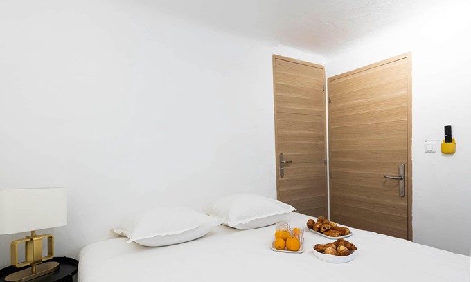 Old Town Apartment | Maison Sibille - Centre Saint-Tropez - CH5