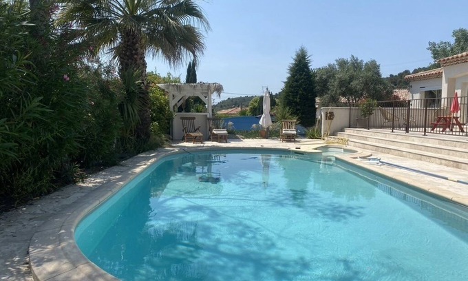 Ensues-la-Redonne House | Maison T3, Avec Piscine Dans un Charmant Village de la Côté Bleue