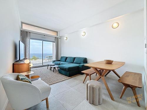 8th Arrondissement Apartment | Maison Unique - Piscine au dessus de la mer - Les Frères de la Loc'