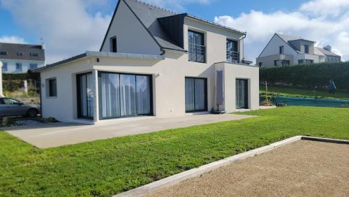Poulgoazec Villa | Maison vue mer prés avec SPA près des plages