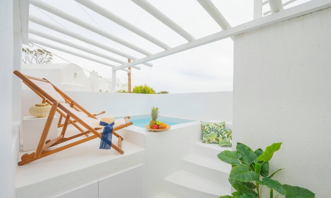 Perissa Apartment | Maisonette house with jacuzzi L&E