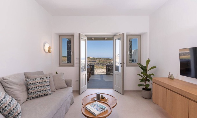 Kamari Apartment | Maisonette Style Apartment